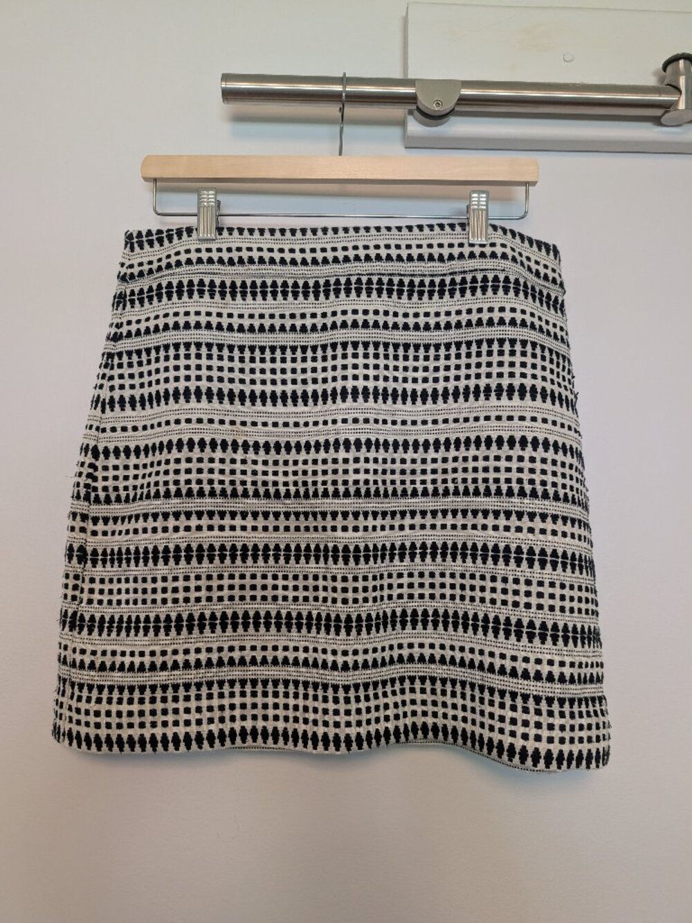 Loft cotton black and white skirt